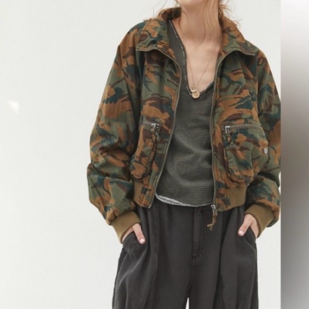 Urban Outfitters Camouflage Jacket - Picture 2 of 12